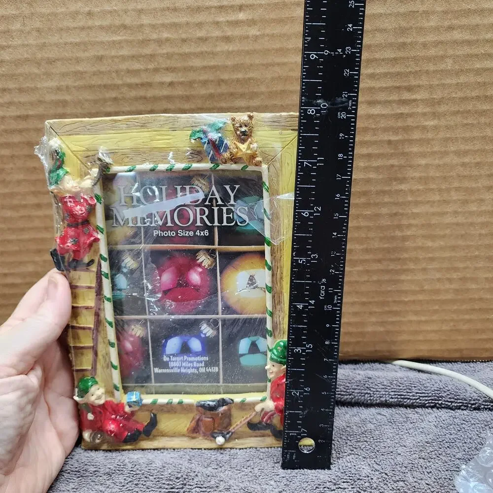 Holiday Memories 4x6 3D Christmas golfing Elf picture frame W
